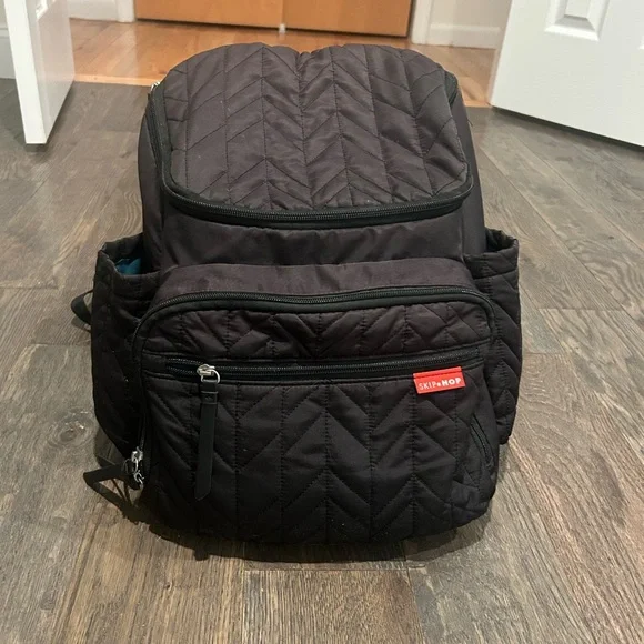 Skip Hop Quilted Black Diaper Bag with Changing Pad - Picture 1 of 14
